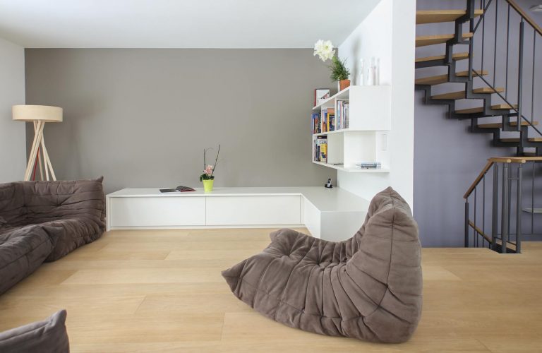 weißes Sideboard in Wohnzimmer